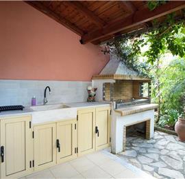 3 bedroom villa with pool and sea views in Barbati, Corfu, sleeps 8